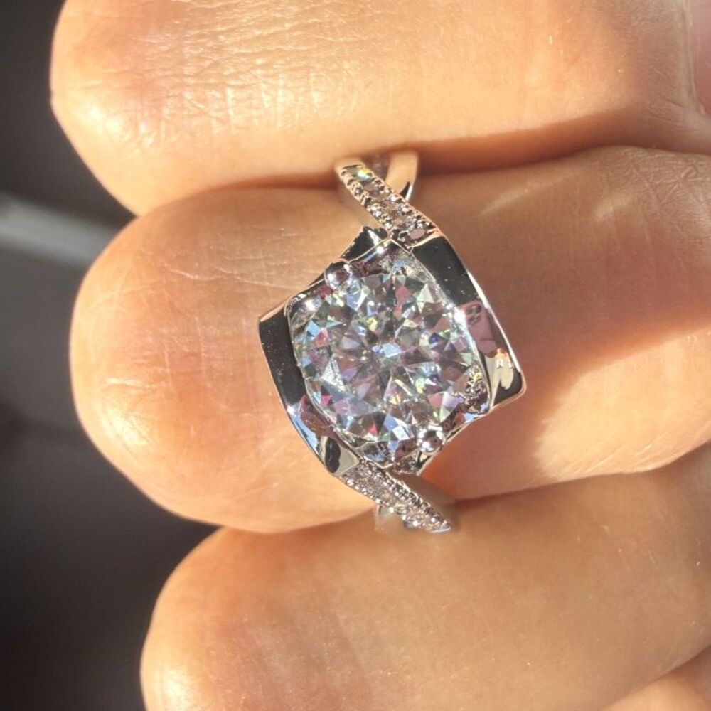 1 CT Moissanite Round Cut Twist Ring Size 6 Rhodium Plated GRA